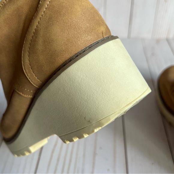 DV by DOLCE VITA Cream & Tan Girls Ankle Boots Size 5 - Picture 13 of 16